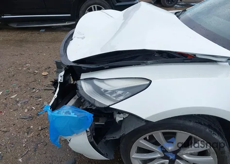 2019 Tesla Model 3 Long Range/Mid Range/Standard Range/Standard Range Plus z USA, uszkodzony, nr VIN 5YJ3E1EA1KF315142